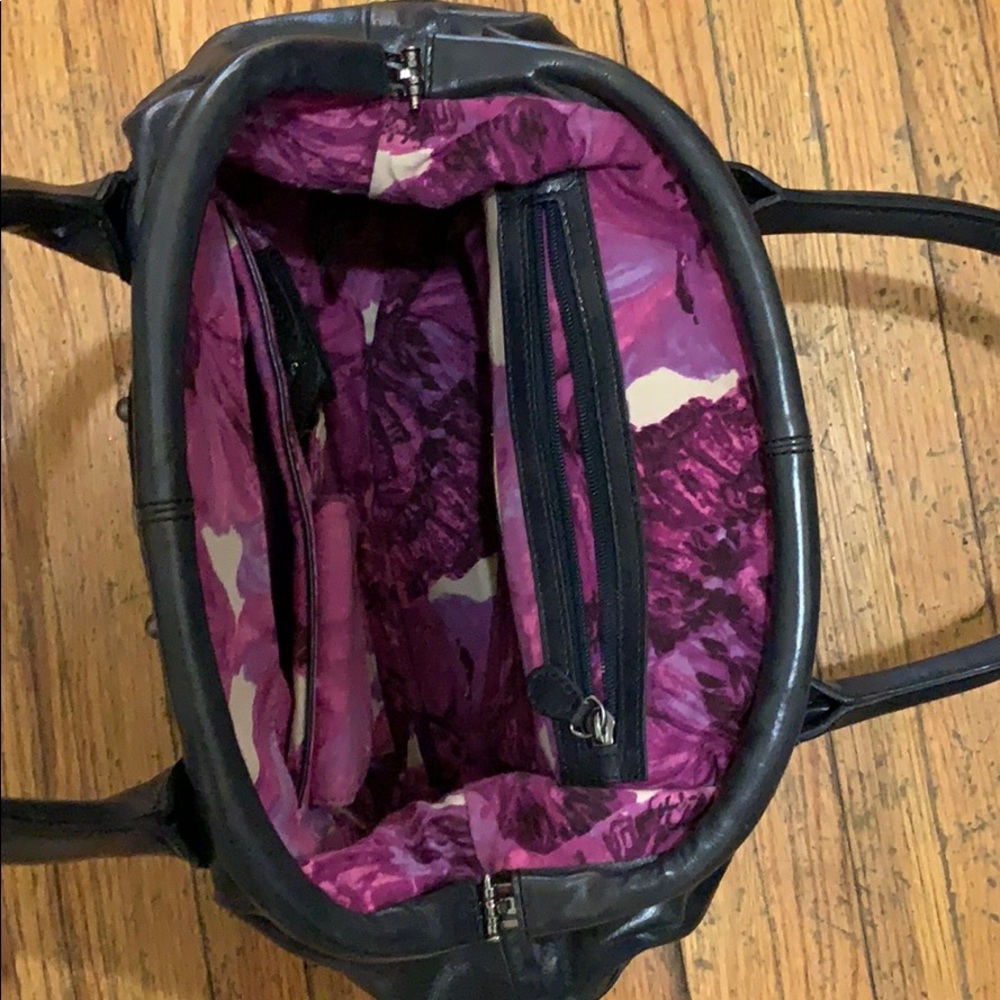 Tracy Reece Handbag w Fuchsia Floral Print Inside - Picture 3 of 4